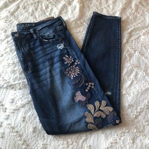 American Eagle Super Stretch Long Embroidered Jean